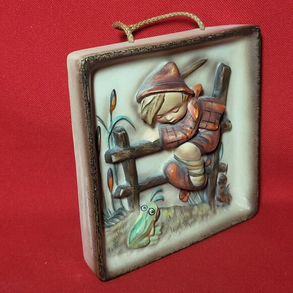 Vintage MJ Hummel Retreat to Safety Wall Plaque Hanging Decor - Picture 7 of 11